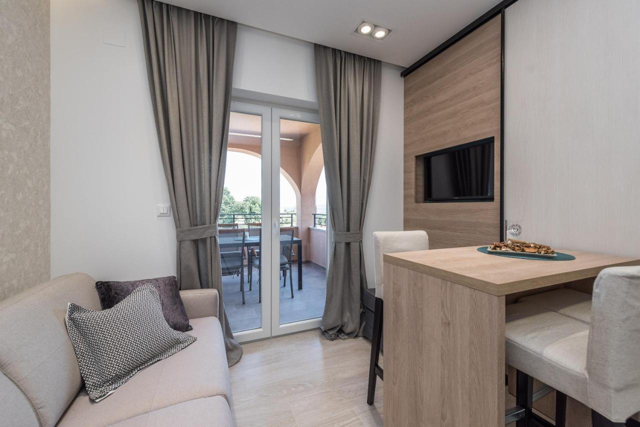 Luxury Apartments Garden Sukošan Екстериор снимка